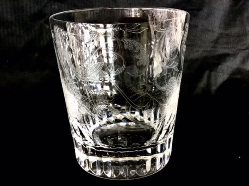 テーブルウェアのガラス