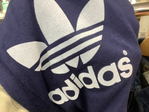 アディダスのNIKE