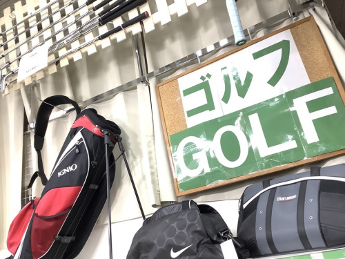 スポーツ用品のゴルフ