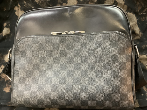 ブランド・ラグジュアリーのLOUIS VUITTON