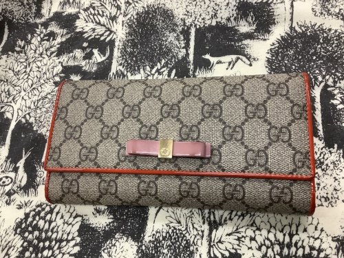 ブランド・ラグジュアリーの長財布