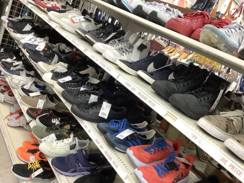 スニーカー買取　越谷