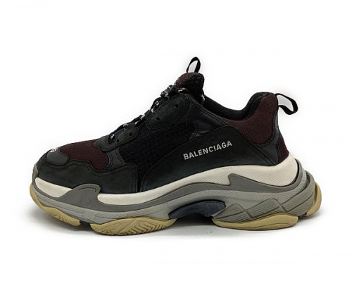 スニーカーのシューズ