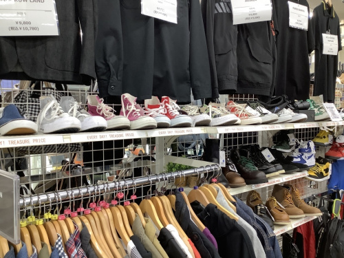 スニーカー買取のメンズファッション
