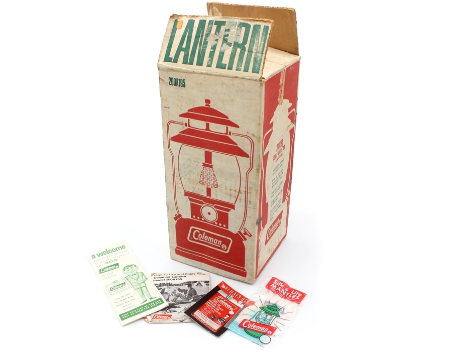 ランタンを語る上では外せない ｢Coleman 200A｣ [2020.01.14発行