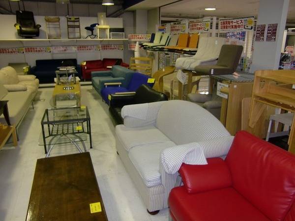 ただ今ソファー大量展示中 横浜のリサイクルショップ ｉｋｅａ他中古家具 2010年09月03日