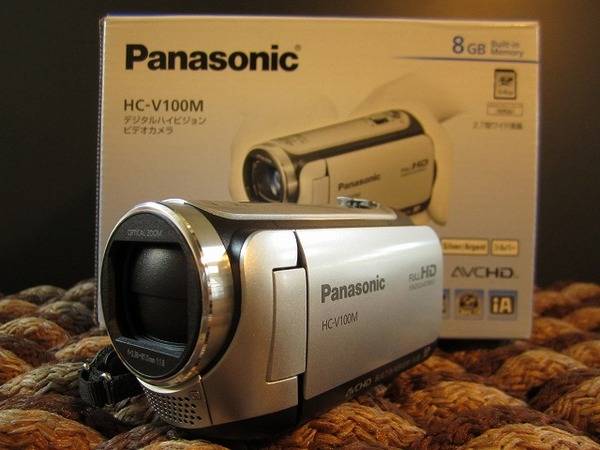 Panasonic(パナソニック)のデジタルハイビジョンビデオカメラ(HC-V100M ...