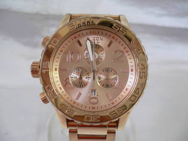 東浦和店】ピンクゴールドがかわいい、NIXON（ニクソン）の腕時計が