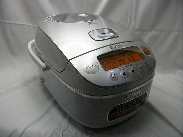 ZOJIRUSHI(象印) 圧力IH炊飯器 型番：NP-BT10 未使用品入荷致しました