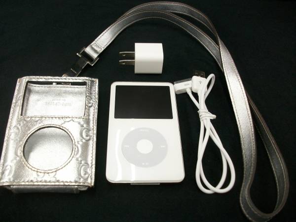 異色のコラボ！】GUCCI銀座店オープン記念iPod classic買取入荷です 
