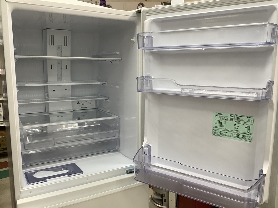 MITSUBISHI（三菱）の3ドア冷蔵庫【MR-C33F-W】が入荷しました！｜2022