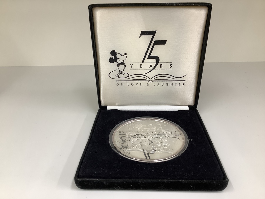 Disney ディズニー 75周年記念メダルを買取入荷 21年11月13日