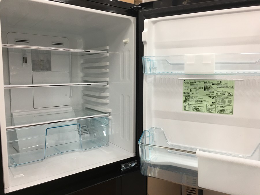 オシャレなデザイン 赤と黒のグラデーションが映えるユーイングの冷蔵庫が入荷致しました 新生活の準備はぜひ当店で 年03月30日
