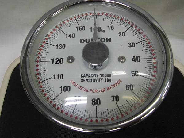 練馬店速報 レトロ感のあるdulton ダルトン のアナログ体重計が入荷致しました インテリア小物としても使える 11年10月06日