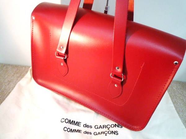 COMME des GARCONS（コム デ ギャルソン）のレザーサッチェルバッグを 