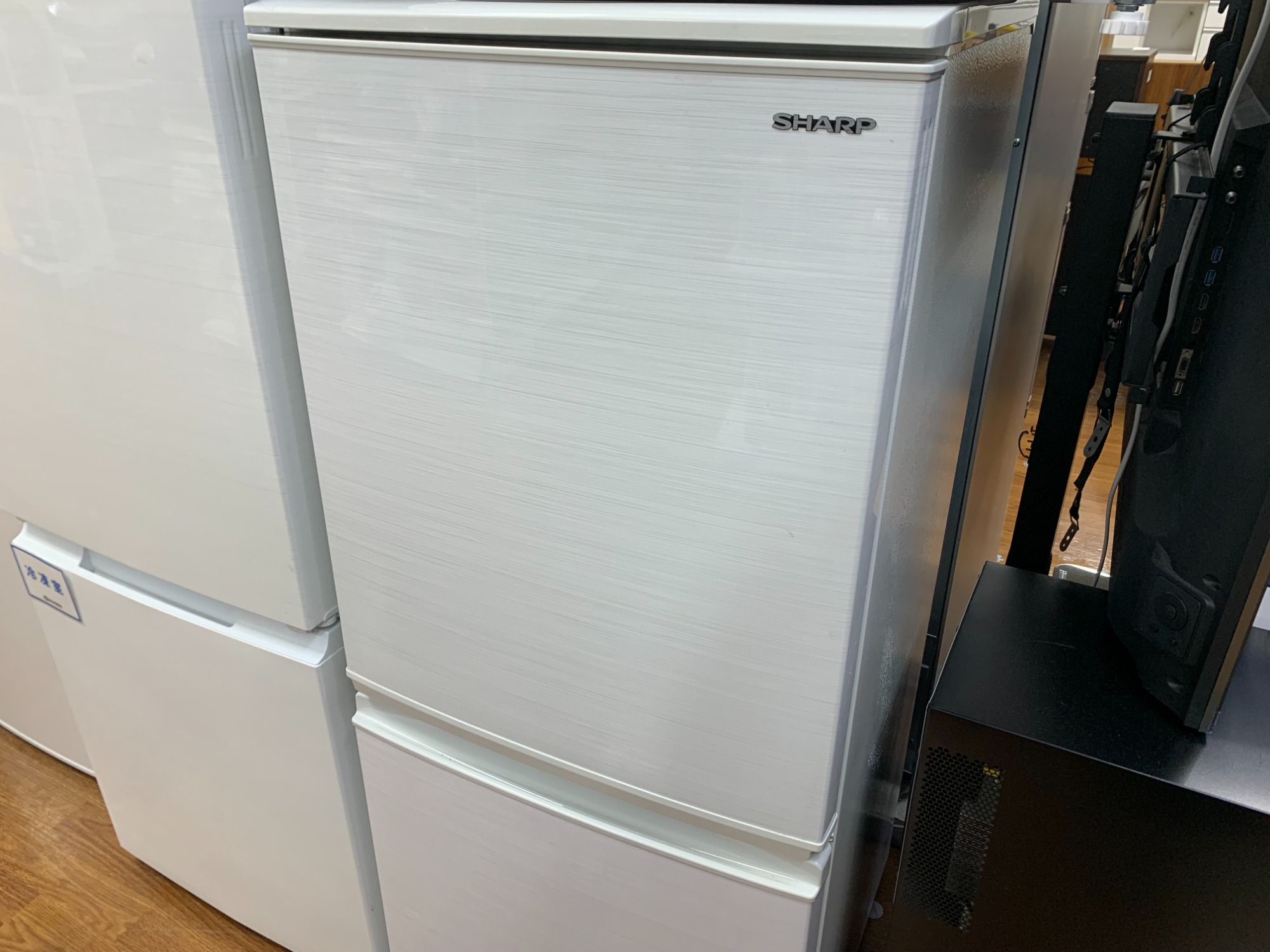 SHARP 冷蔵庫 SJ-D14F-W 137L 2020年製 家電 N408 - 冷蔵庫