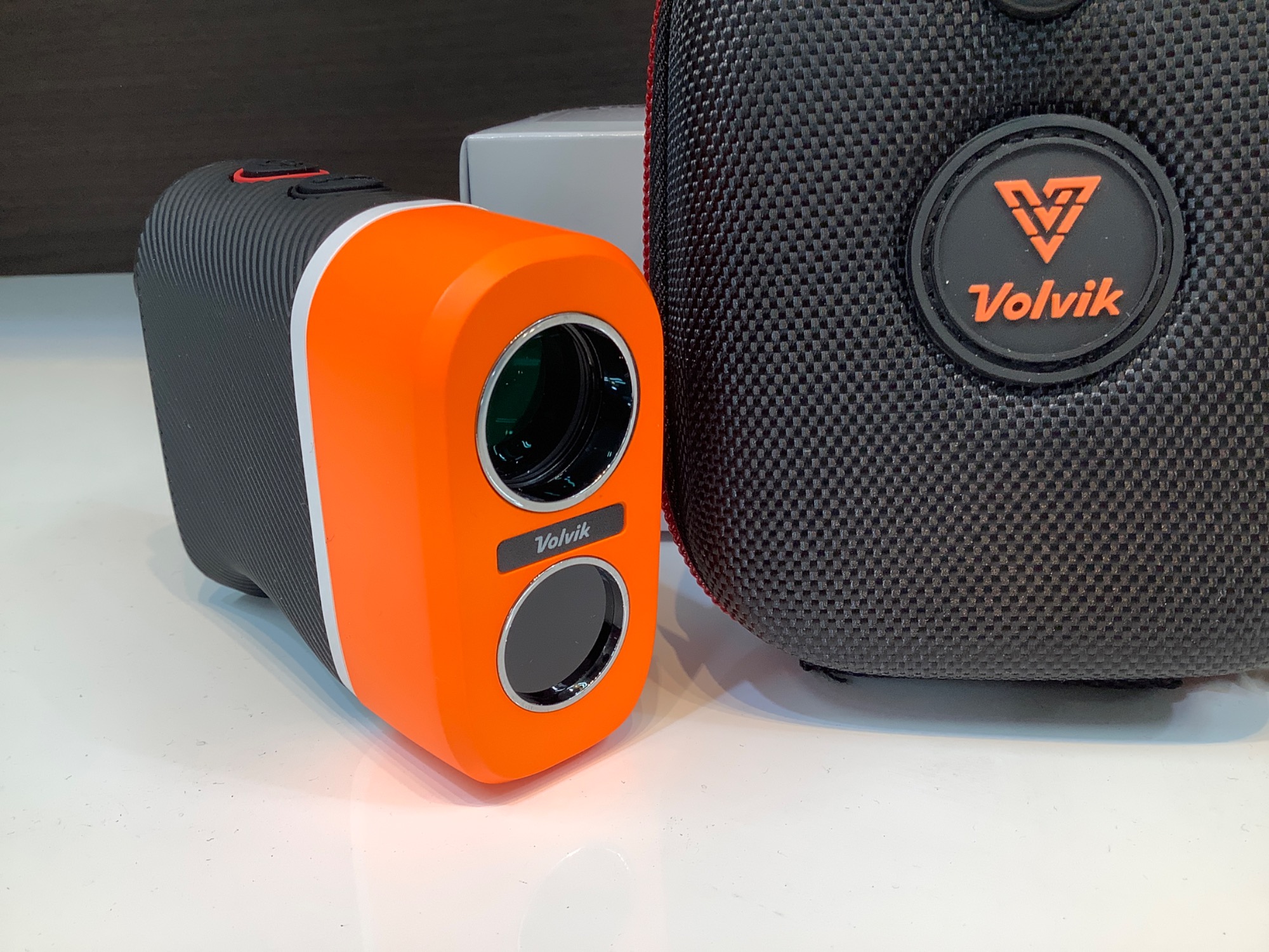 【新品未開封品】【送料無料】Volvik ボルビック v2 距離計測器 オレンジ