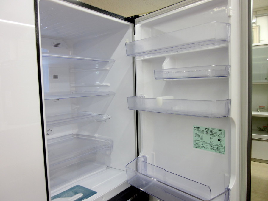MITSUBISHI(三菱)の370L 3ドア冷蔵庫 2015年製「MR-C37Y-B」｜2019年10