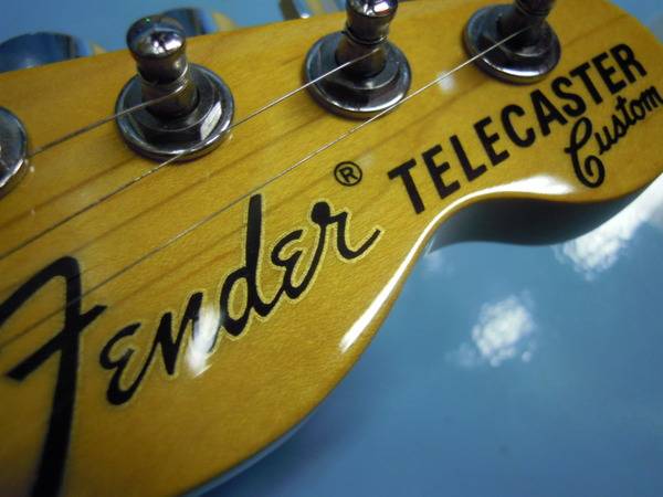 FENDER JAPANのエレキギター、TC72（テレキャスターカスタム）を