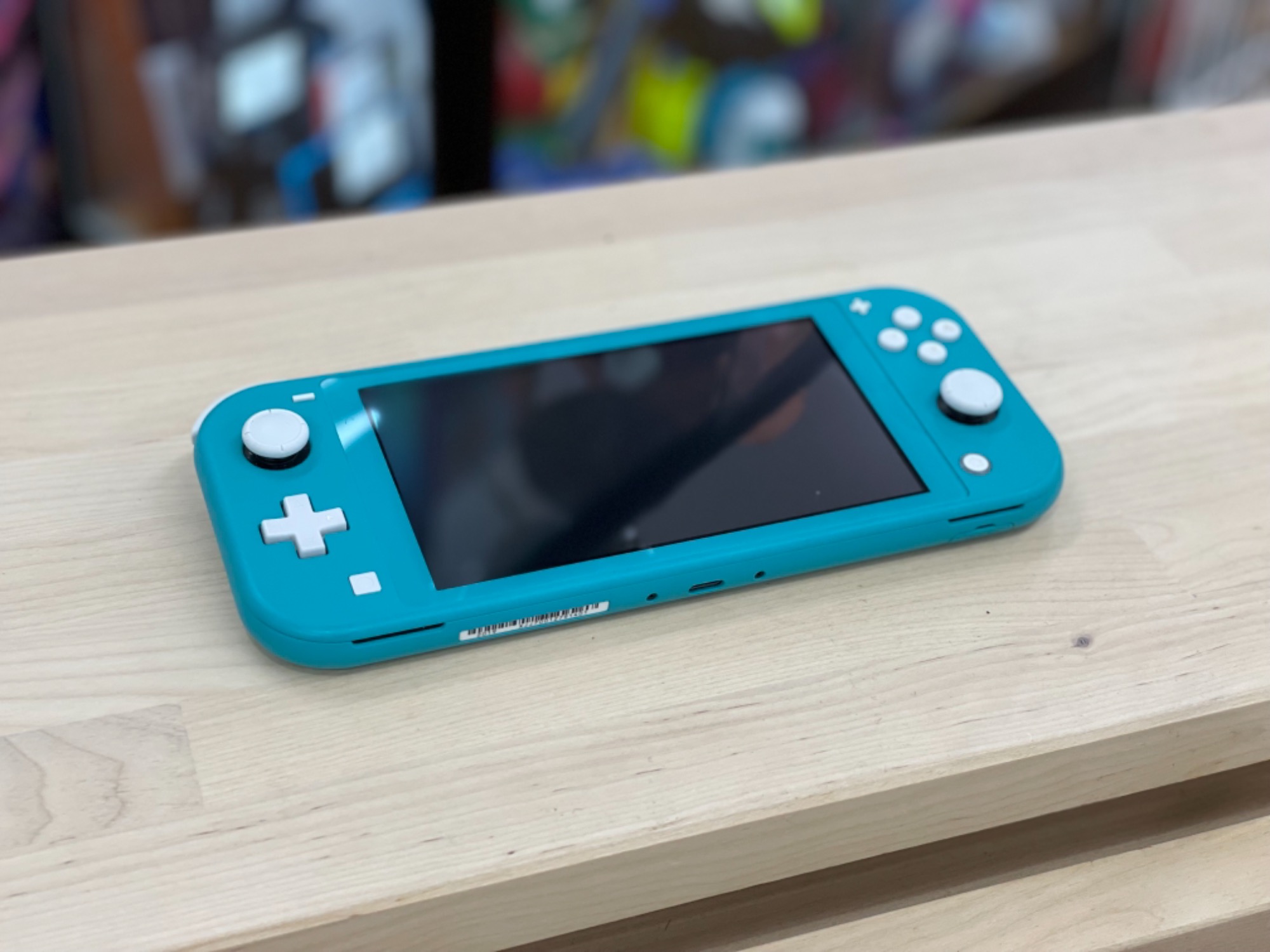 ターコイズブルーが色が遊び心をくすぐる⁉Nintendo Switch Liteが入荷 ...