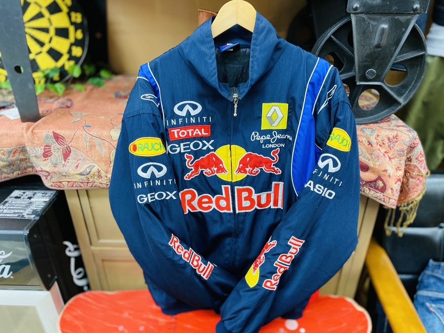 スマホで購入】Red Bull レーシングジャケット 買取入荷しました ...