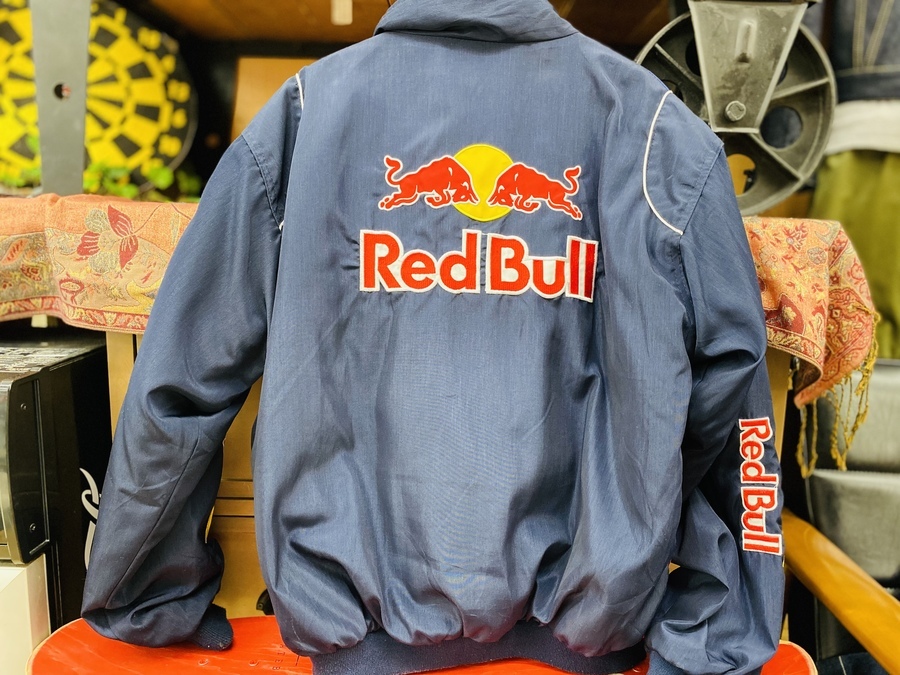 スマホで購入】Red Bull レーシングジャケット 買取入荷しました