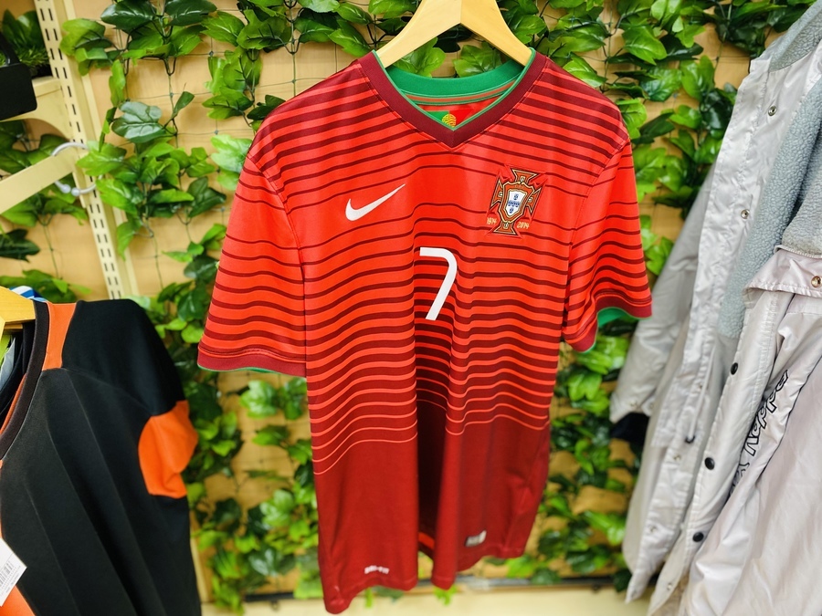 Nike ナイキ サッカーユニフォーム クリスティアーノ ロナウドモデル 買取入荷しました 22年04月15日