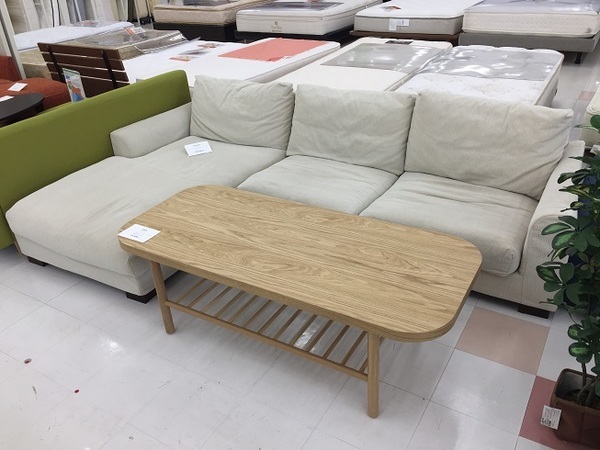 イタリア製のソファー・IKEA テーブル LISTERBY(リステルビー)・KEYUCA
