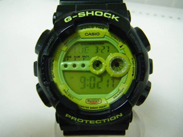 G-SHOCK 黒×緑